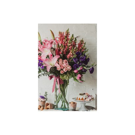 Anais, arreglo floral con tulipanes en tonos rosados y morados