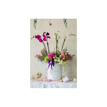 Lía, arreglo floral con 4 orquídeas