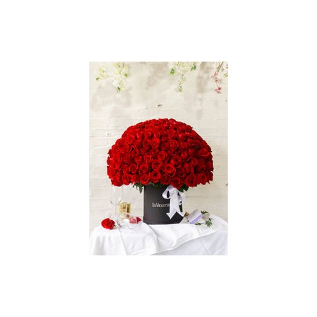 Erika ,  espectacular caja con 250 rosas