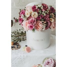 Acapella,  rosas y flores de temporada en Caja