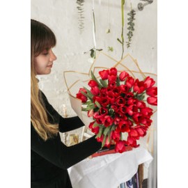 Jessica, hermoso ramo con 50 tulipanes