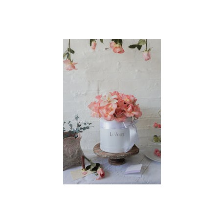 Amelia, arreglo floral en caja con rosa